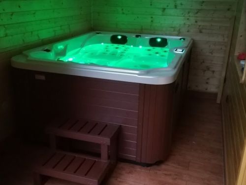 Vířivá vana XENA Rokytnice n. Jizerou