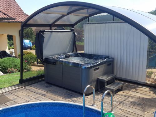 Venkovní vířivka LAMIA Hlinsko