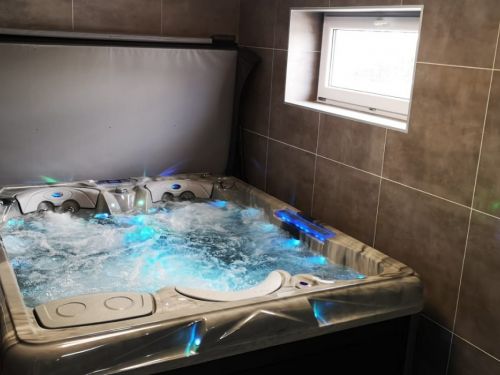 Vířivá vana ALCORA