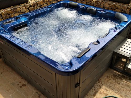 Venkovní vířivka MEDIA