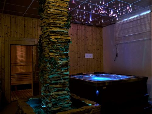 Komerční vířivka SOFIA hotel Opava